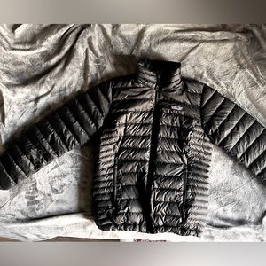 Women’s Patagonia down puffer jacket sz s